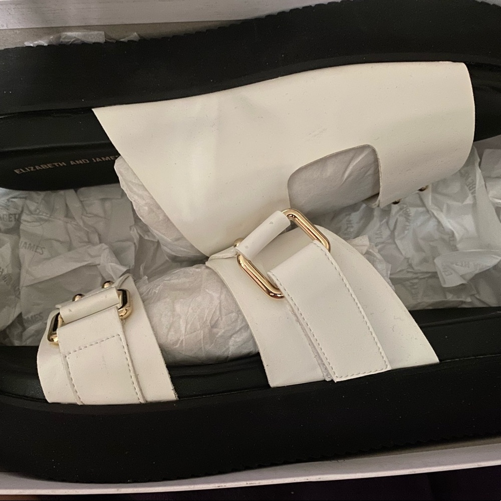 NIB ELIZABETH AND JAMES PLATFORM SANDALS